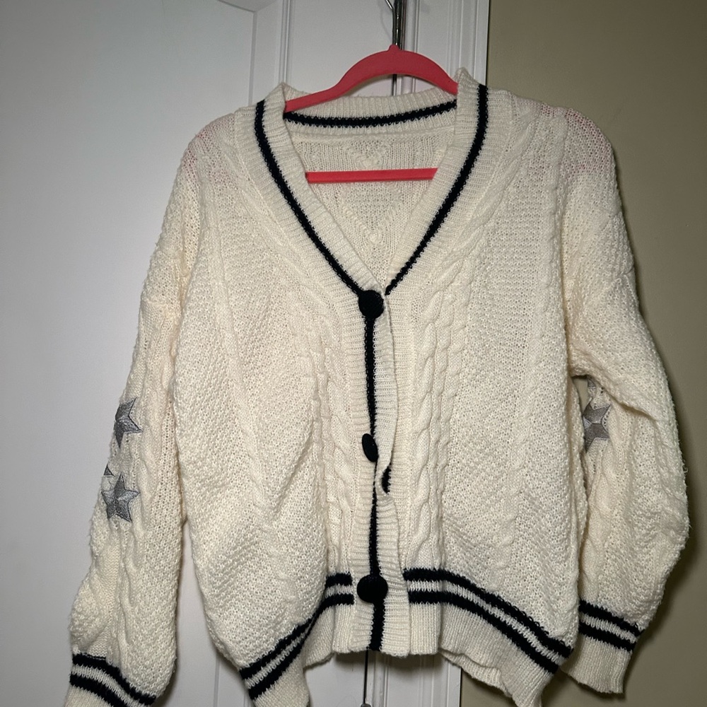 Women's Folklore inspo Cardigan Sweater with Star Accents